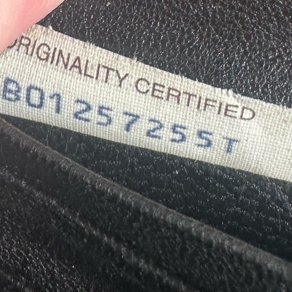 Authentic Bottega Veneta Black Wallet - Picture 7 of 7